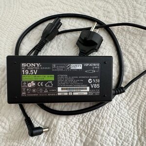 Sony AC Adapter 19.5V 🦋